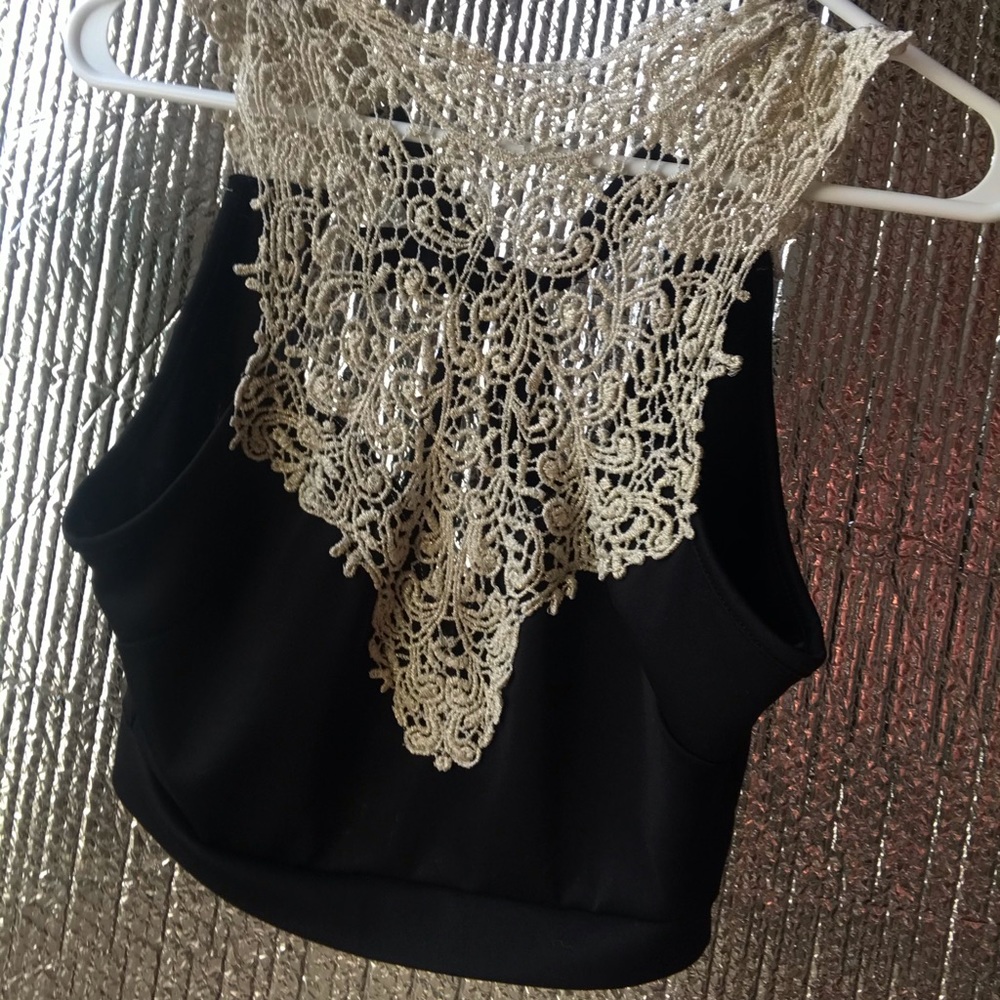 black crop top